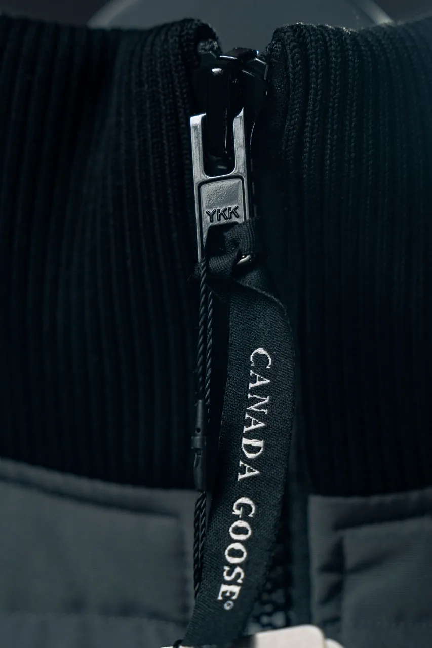 P820 official website synchronizes the top Canada Goose CANADA. GOOSE 42 models ❣️❣️❣️ The new expedition goose limited edition comes from the top domestic development team. It is currently the highest version on the market and in the country (there is no one). You can compare it at will. The top version exclusively for purchase must be high-quality. If there is a better product than mine, the clothes will be given to you. Analysis of the new expedition limited edition: (Trademark): For the chest LOGO, we use exclusively custom-dyed embroidery thread. The imported Behringer embroidery machine truly achieves 100% reproduction and is guaranteed to be completely consistent with ZP. The embroidery thread has zero color difference, the maple leaves are full and clear, and the details are perfect. Different from the crooked and fuzzy embroidery on the market, I honestly don’t know what kind of machine can embroider like this! A fake look! (We can guarantee that no one of our peers is more attentive and professional than us!) (Fabric): The new expedition model is made of exclusive high-end fabrics, abandoning the old expedition 21-count all-round fabric! The front piece is made of 18-count glue, and the back piece (sleeves) is made of a unique combination of pongee wool plaid, which restores the taste that ZP should have. It ensures the comfort and fit of the upper body while ensuring the 5-level cold protection index. It achieves the comfort of the fabric covering the mouth and the 5-level cold protection index of the old Expedition. The difference between market products can be seen at a glance. Cheap fabrics can be used to make sexy underwear, but forget about making down jackets! I really can’t do it without buying the original version and dismantling it! (Accessories): Spend a lot of money to develop private model customization, no matter the cost, as long as every detail is perfect! The original 1:1 mine buckle, the thorns on each buckle are very obvious! It took me 2 months to find the imported cuff ribbing. It is comfortable, warm and feels great! The original one-to-one molded landmine buckle/comma buckle/zipper embryo/four-button buckle/, washed label/dyed cuff thread/are all made with great care! It’s so different from the summer sock-like cuffs on the market that I can’t stand it! What is this! Different from the cheap male models used in the market! It looks too cheap, no contrast means no harm! Size: S-XXL